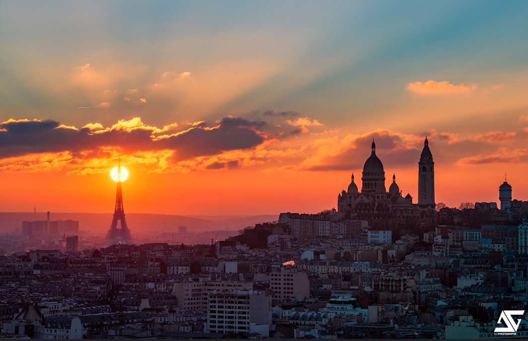 Paris et le Sacré-Cœur au coucher du soleil
